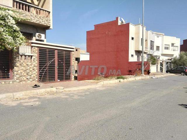 أرض في حي الأماني سطات لبناء فيلا بمساحة 162 متر مربع