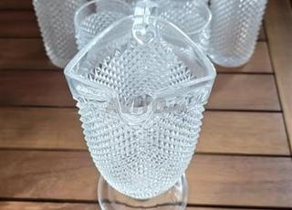 إبريق كبير مع 6 أكواب ماء كبيرة