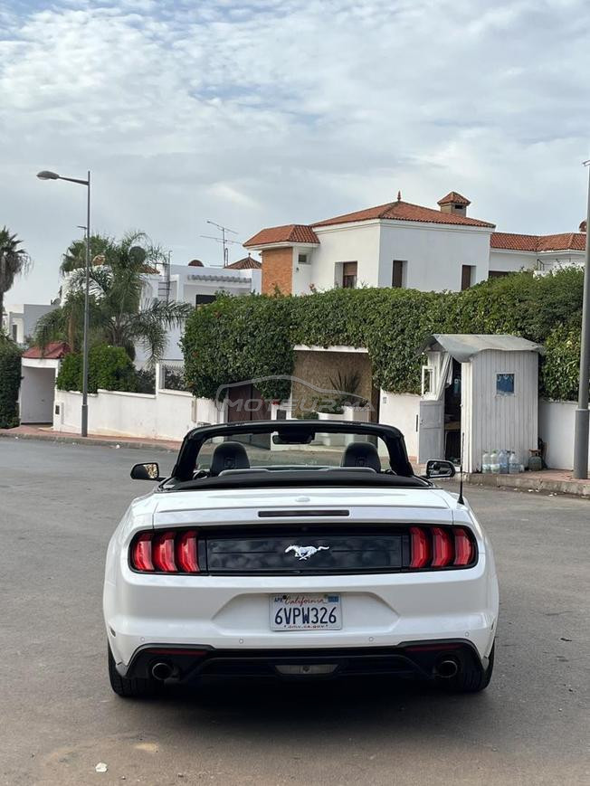 Ford mustang 2022 premium