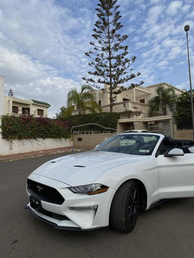 Ford mustang 2022 premium