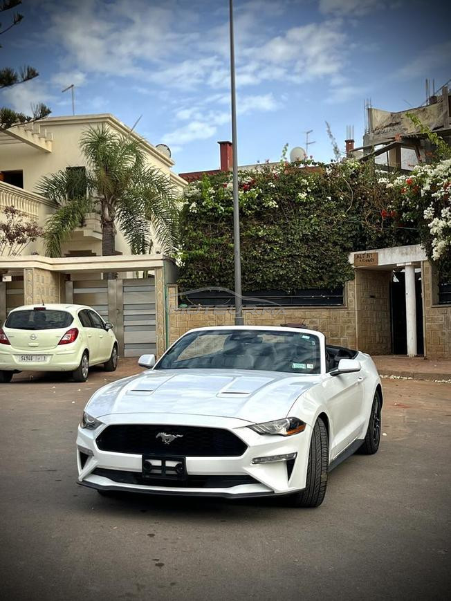 Ford mustang 2022 premium