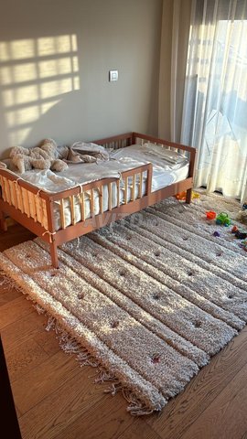 خزانة ذات أدراج Cocon et Papillon بالإضافة إلى سرير أطفال