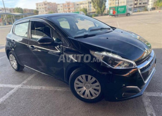 Peugeot 208 Diesel Manuelle 2019 à Fès