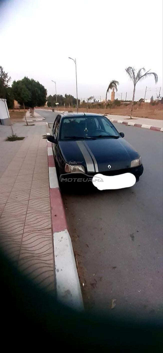 clio 1 essence 