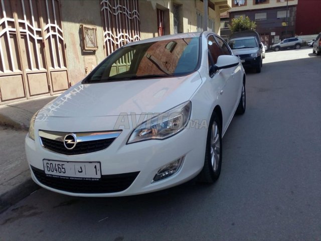 Opel Astra Diesel Manuelle 2012 à Tanger
