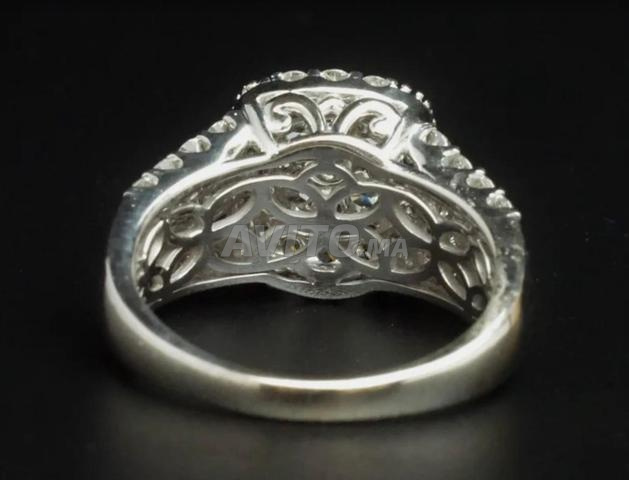 Michael Hill 10K Or Blanc 1.50 Halo Diamond Ring - 2
