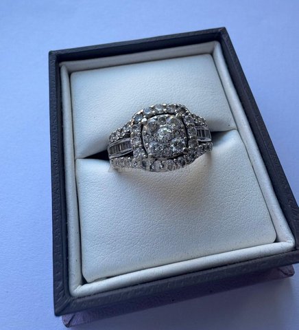 Michael Hill 10K ذهب أبيض 1.50 خاتم هالو ألماس