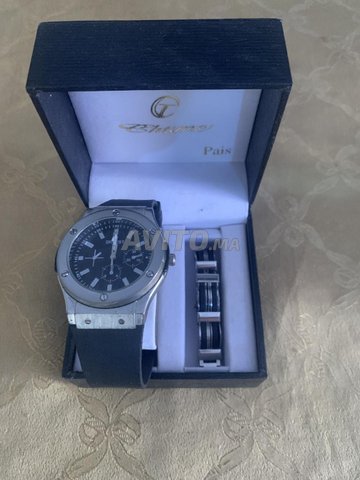 ساعة يد بسوار أنيق للغاية وذو علامة تجارية