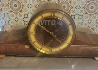 ساعة ميكانيكية قديمة