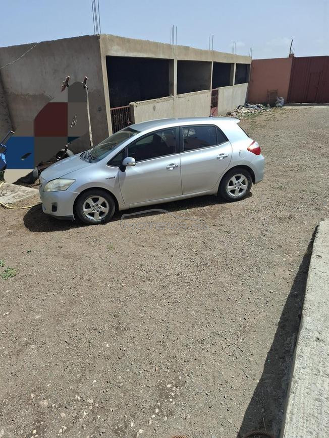 toyota auris hybride automatique