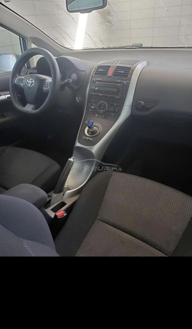 toyota auris hybride automatique