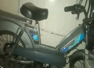 Moto propre modèle 1998