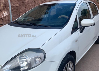 Fiat Grande Punto modèle 2018 très bon état