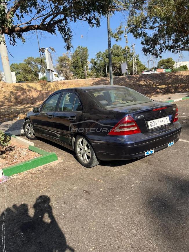بيع سيارة مرسيدس بمدينة الدار البيضاء