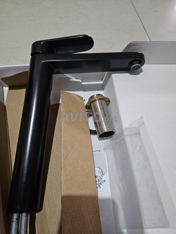 خلاط XL لحوض أسود