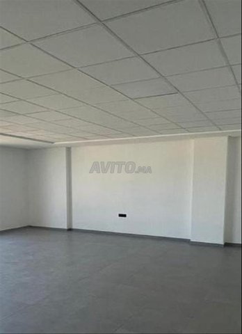 مكتب للإيجار، شارع المقاومة، حي الوحدة