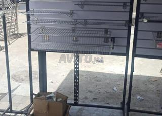 Présentoir en fer ajustable