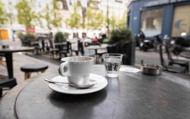 Café à vendre fonds de commerce, emplacement stratégique à Salé