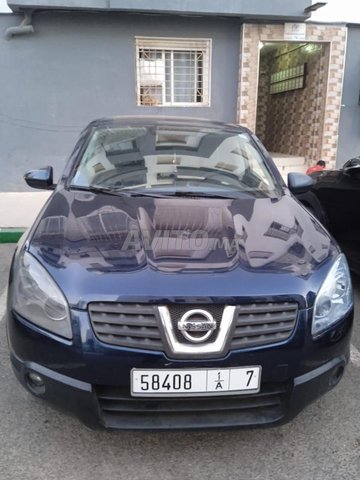 سيارة نيسان للبيع