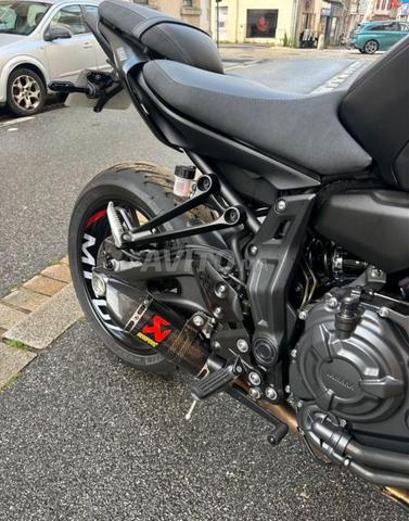 Yamaha MT07 2024, AKRA, écran TFT, en parfait état - 2