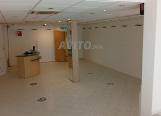 Particulier vend local EMPLACEMENT PREMIUM