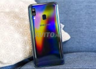 Samsung A40 presque neuf