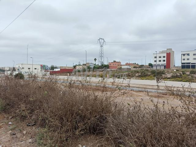 بقعة أرضية طابق أرضي وطابقين في حديقة حلالة