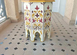 Table de chevet peint à la main