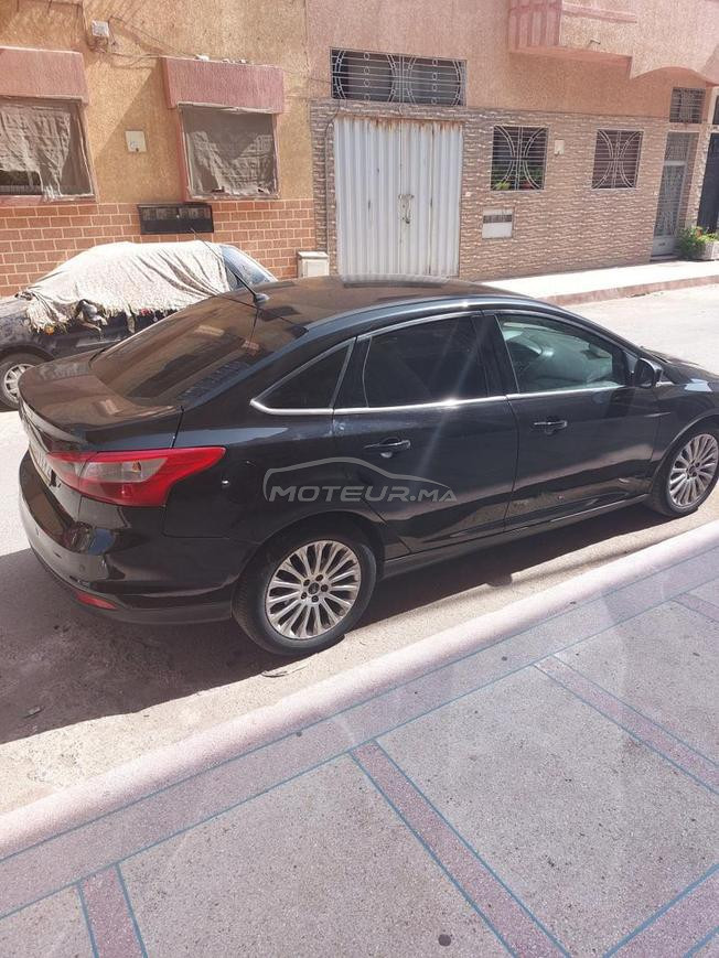 Ford focus berline noire