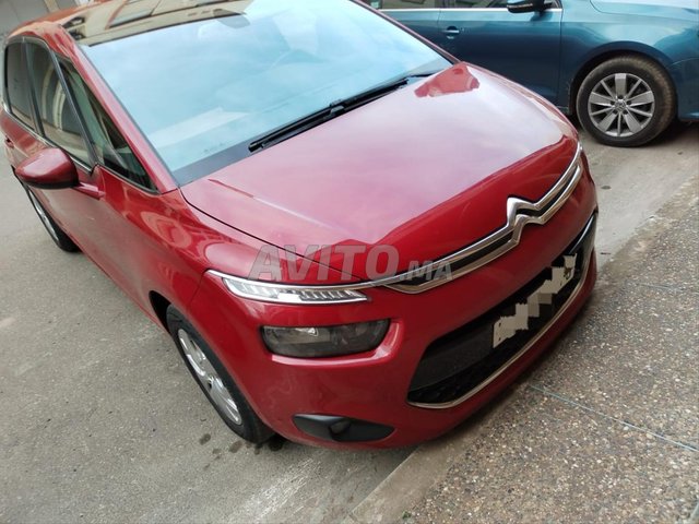 سيارة في حالة جيدة