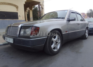 Voiture 250 Mercedes
