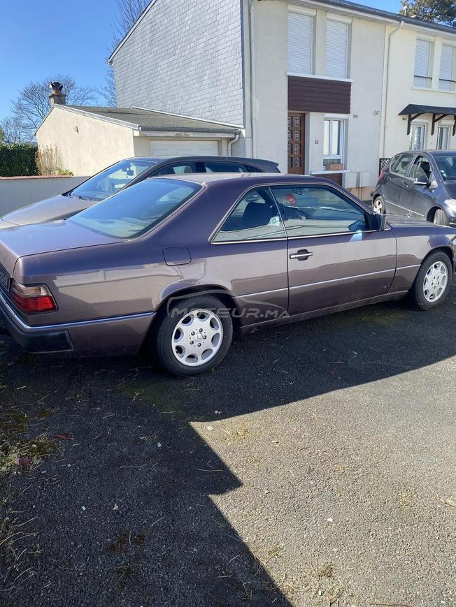 Mercedes-Benz 230 Essence Manuelle 1991 à Rabat