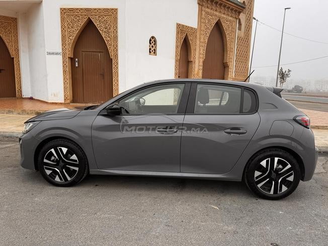 Peugeot 208 Diesel Manuelle 2024 à Ain Attig
