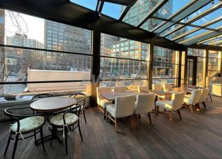 نوافذ زجاجية مقصلة