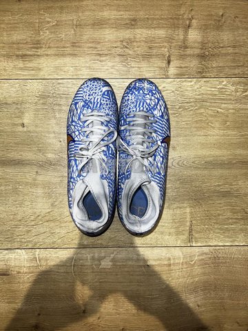 حذاء كرة القدم CR7