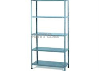 Rayonnage à tablettes réglables