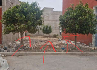 Terrain de 80 mètres commerciaux enregistrés