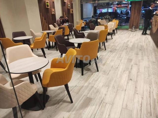 Chaises extérieur café et restaurants
