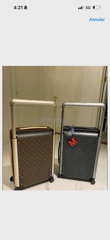 حقيبة لويس فويتون بـ 5000 درهم