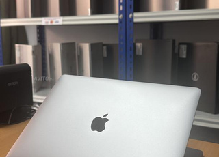 MACBOOK PRO 2020 i7 13” 16Go 512Go