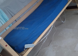 Lit médicalisé électrique