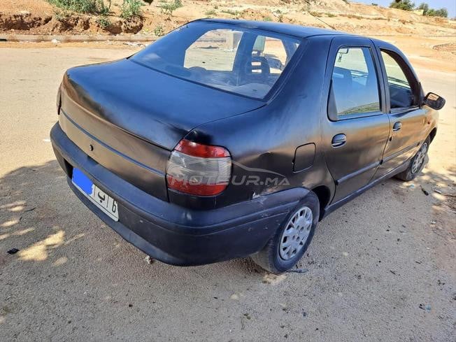 سيارة فياط سيينا
