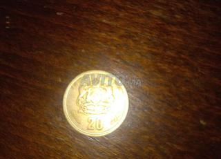 20 سنتيم ذهبية