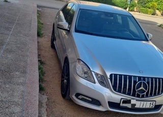 Mercedes 220