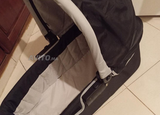 حامل للأطفال