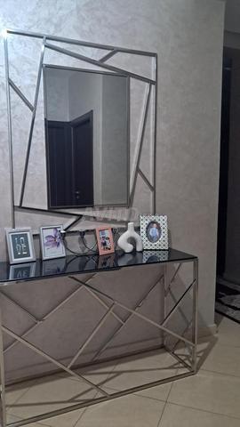 وحدة تحكم جميلة مع مرآة للبيع