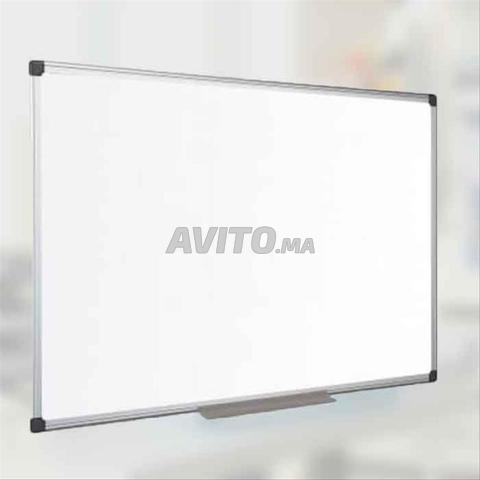 لوحة مدرسية للفصل الدراسي في طانطان