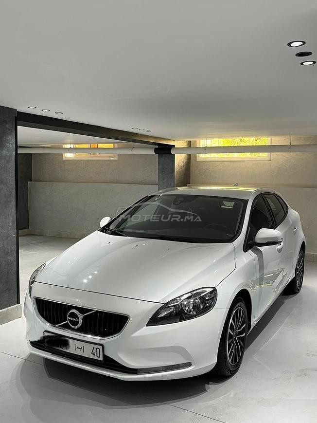 Volvo V40 Diesel Manuelle 2017 à Tanger