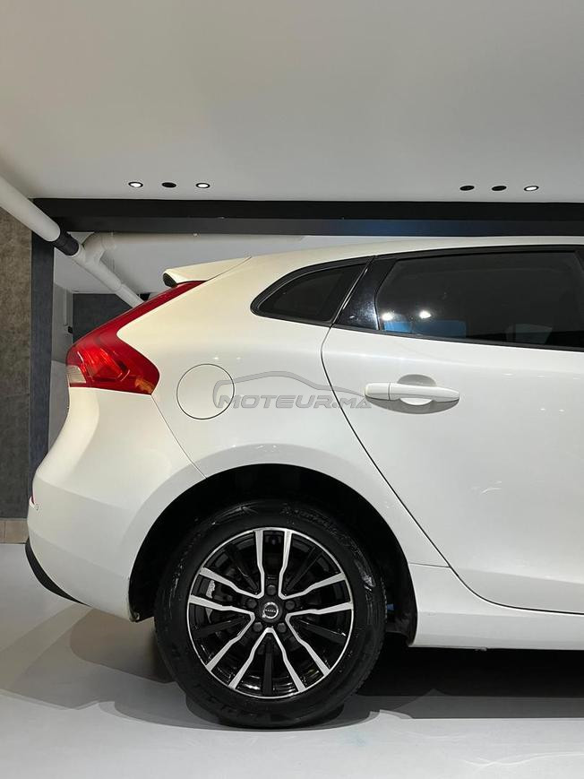 Volvo V40 Diesel Manuelle 2017 à Tanger