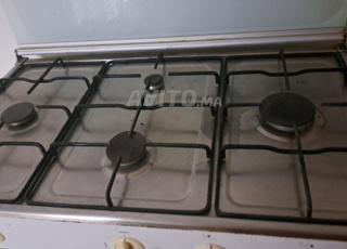 Four et réfrigérateur en bon état de marche, utilisation extérieure, matériel solide